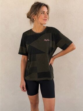 Rapha sz L Olive and Black Patterned women’s Tee great pre owned condition‎